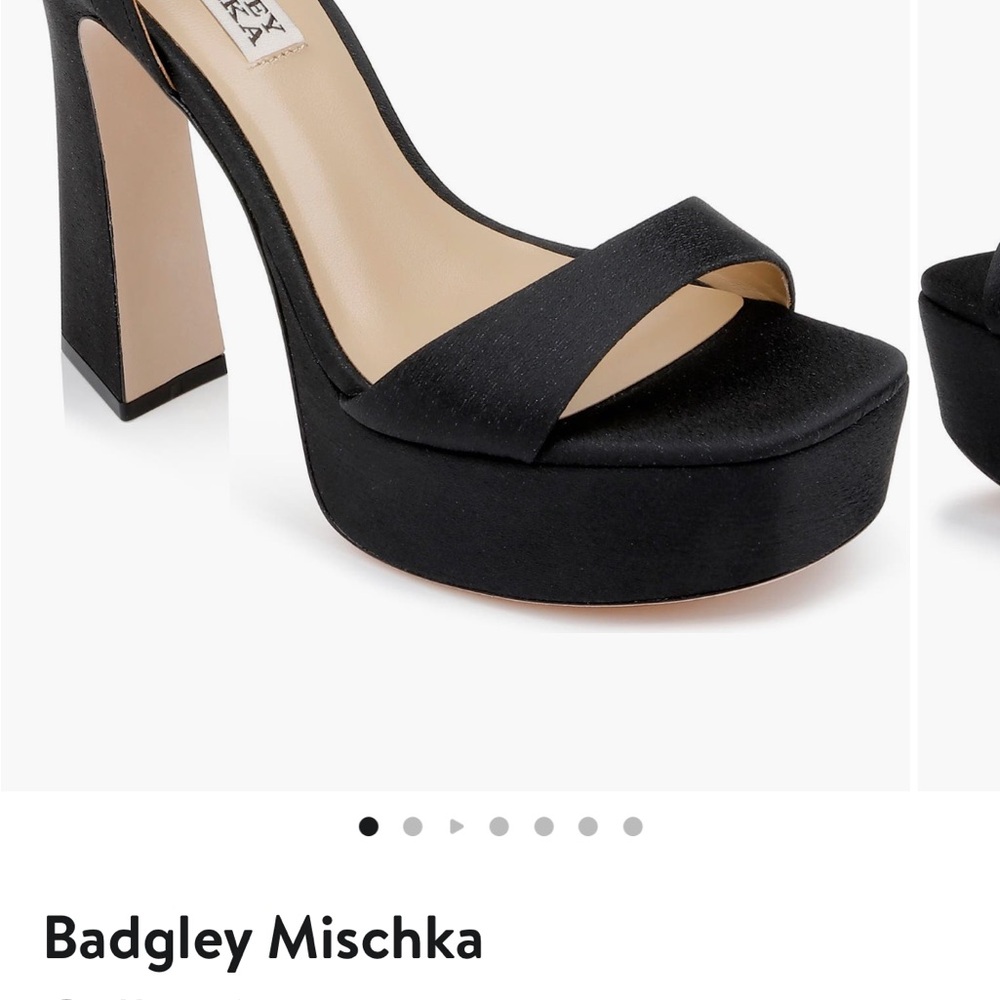 Badgley Mischka Women's Black Platform Heels